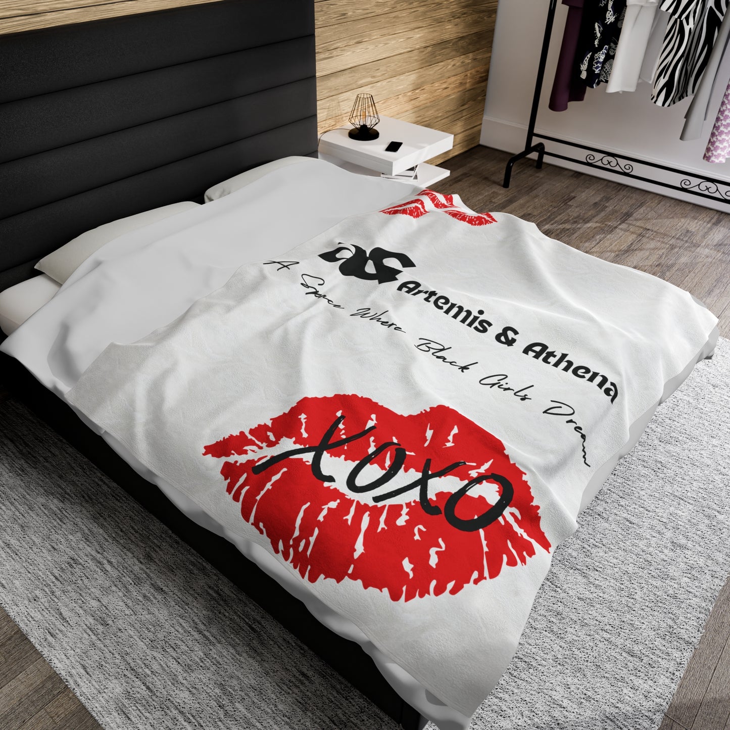 Velveteen Plush Blanket in "Kiss"