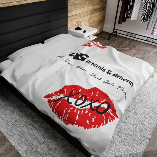 Velveteen Plush Blanket in "Kiss"